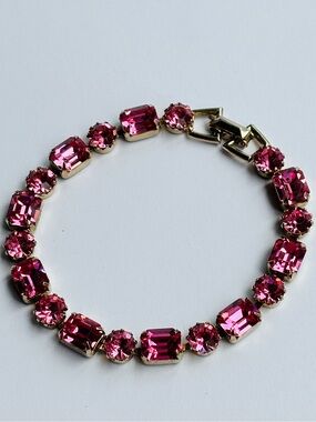 Weiss Signed Vintage Rhinestone Bracelet Fuchsia Pink Gold Tone 7.25”
